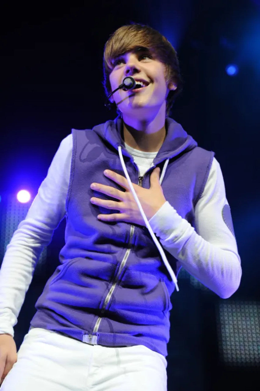 Justin bieber in purple hoodie on sale